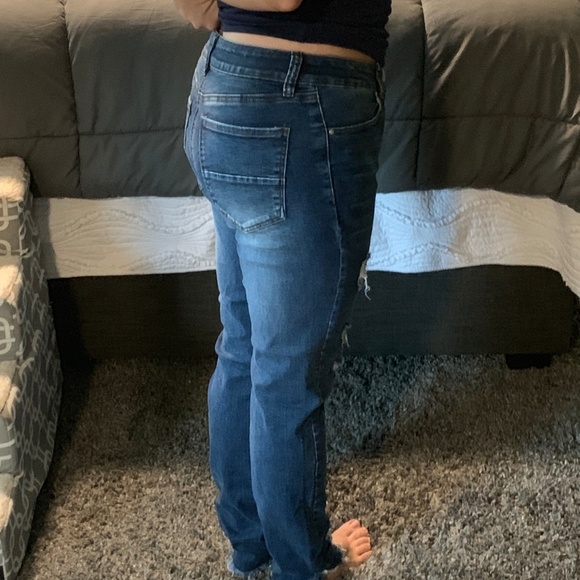 Distressed Cropped Jeans NWOT! - Picture 2 of 8